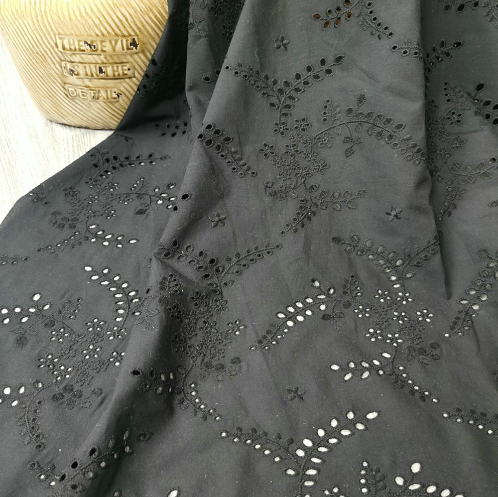 ผ้าลูกไม้ปักลายดอกไม้สีดำคุณภา - Sewing Eyelet Fabric บทวิจารณ์และราคา